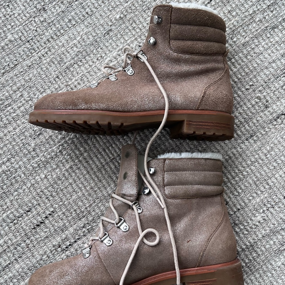 Winter booties, laced, with furry inside,